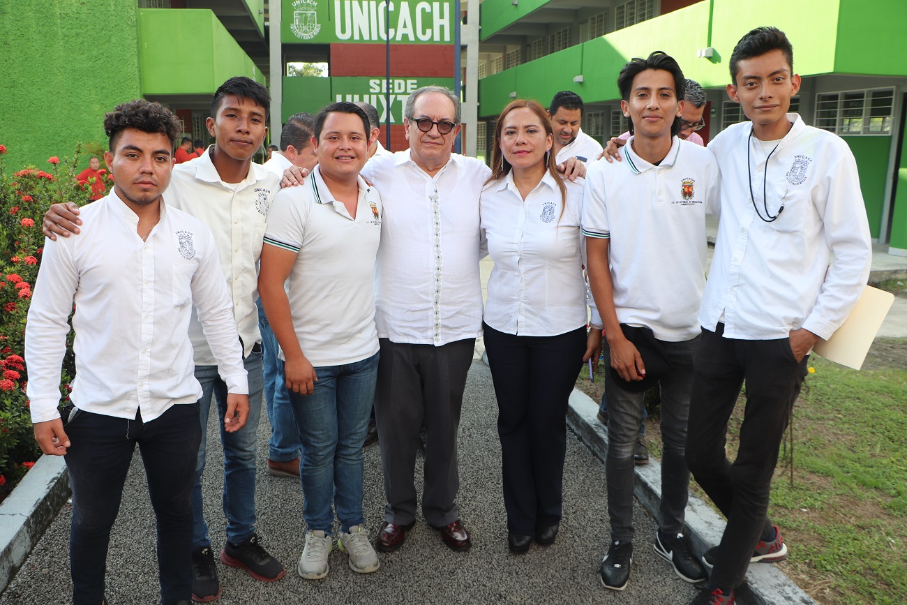 Gobernador entregó edificio a la UNICAH en Huixtla