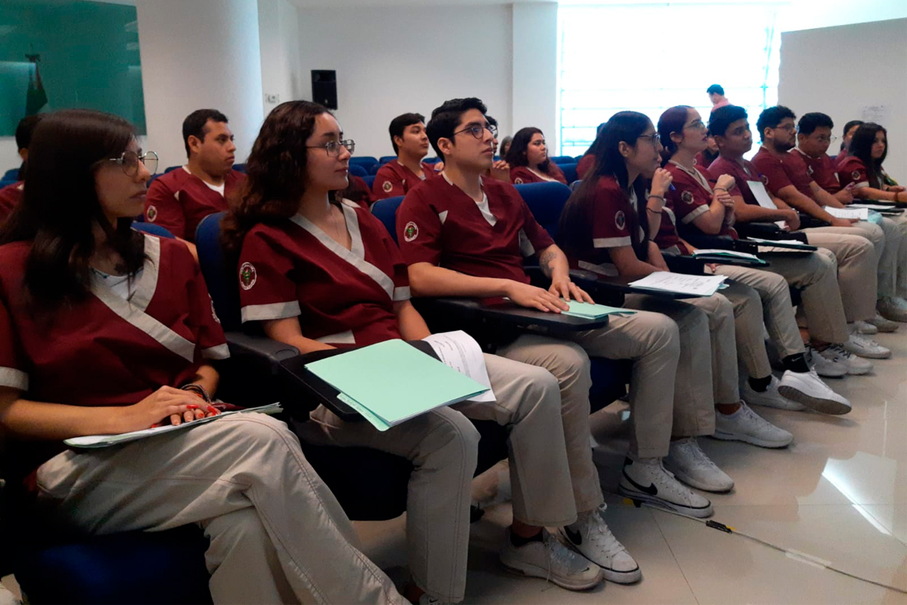  130 estudiantes de la Universidad de Ciencias y Artes de Chiapas (UNICACH), de diversas carreras afines a la salud se incorporarán a instituciones del sector, tanto estatal como federal, para realizar su servicio social.