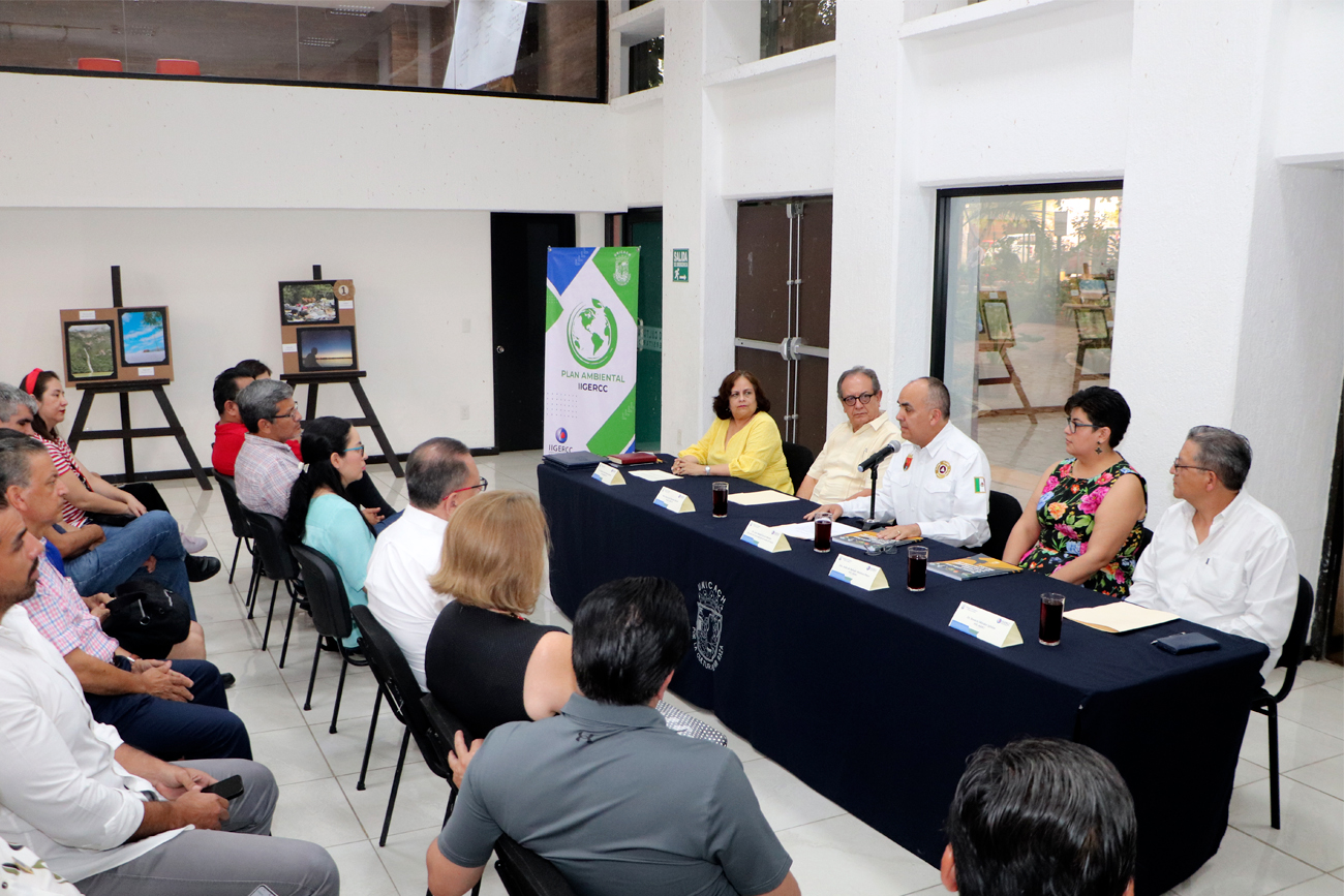 El secretario de Protección Civil, Luis Manuel García Moreno, participó en  esta presentación organizada por el Instituto de Investigación en Gestión de Riesgos y Cambio Climático.