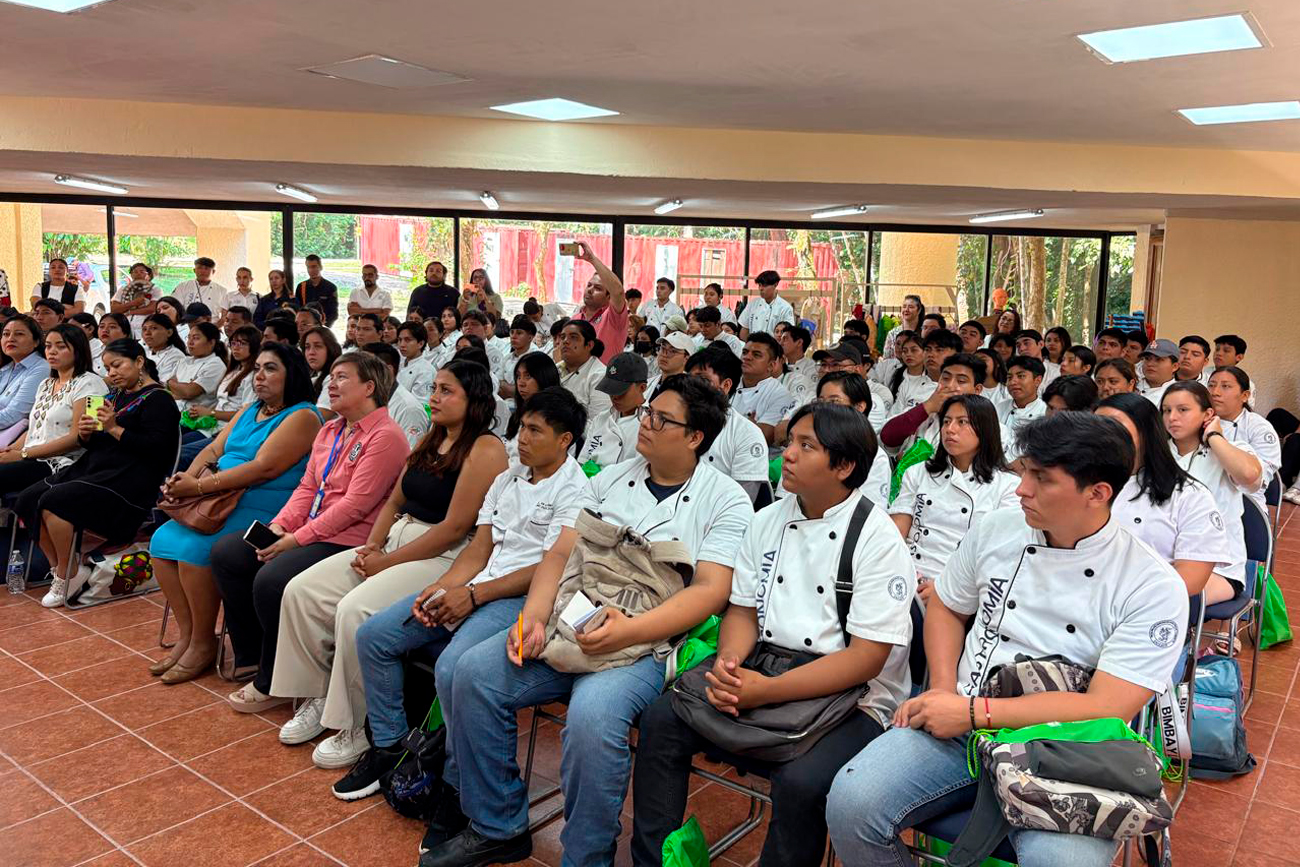Este evento se realiza en el marco del Sistema de Evaluación y Acreditación de la Educación Superior (SEAES), lo que refuerza su enfoque en la calidad educativa y su vinculación con el desarrollo sostenible.
