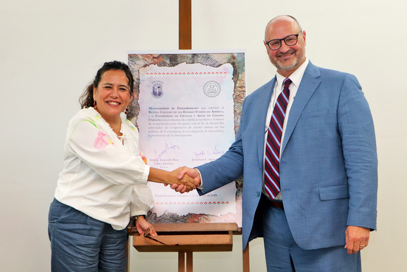 Renuevan UNICACH y Bethel College convenio de colaboración
