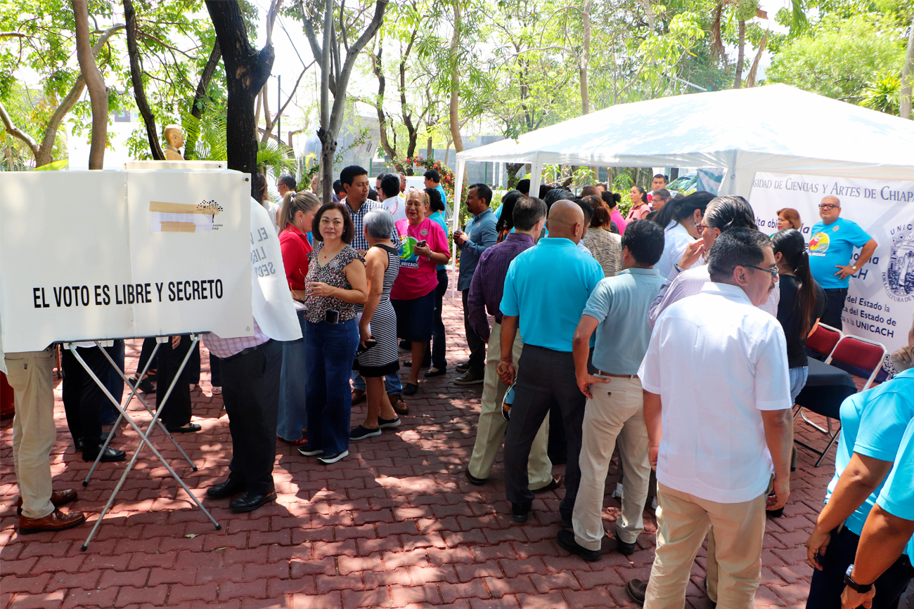 UNICACH busca autonomía constitucional: comunidad universitaria participa en histórica consulta