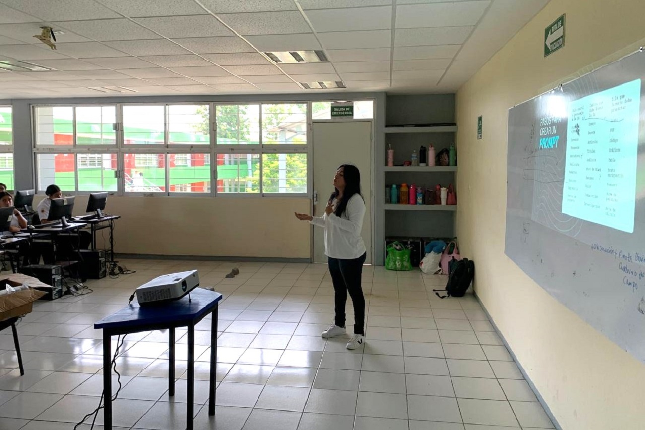 Las y los participantes realizaron ejercicios prácticos que les permitieron generar contenido visual, presentaciones académicas, videos e incluso recursos útiles para proyectos de investigación.
