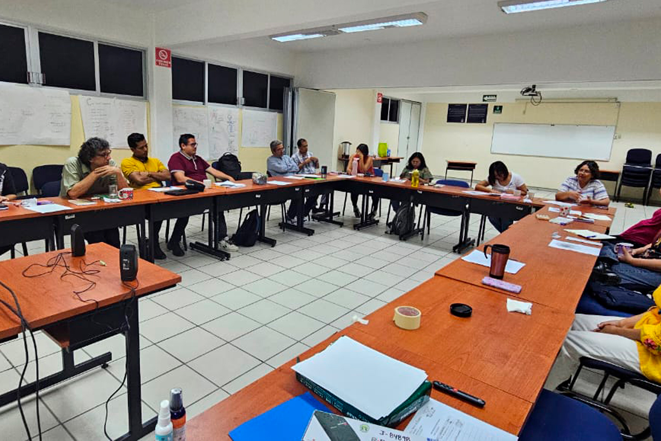 UNICACH promueve mejora continua y formación docente
