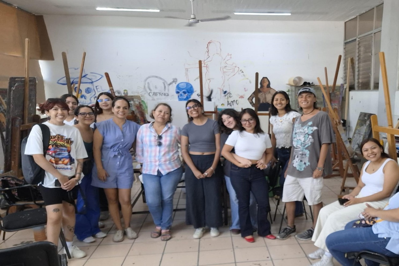 Alrededor de diez artistas de la Facultad de Artes desarrollan un proyecto de creación artística a partir del análisis literario de la poesía de Rosario Castellanos.