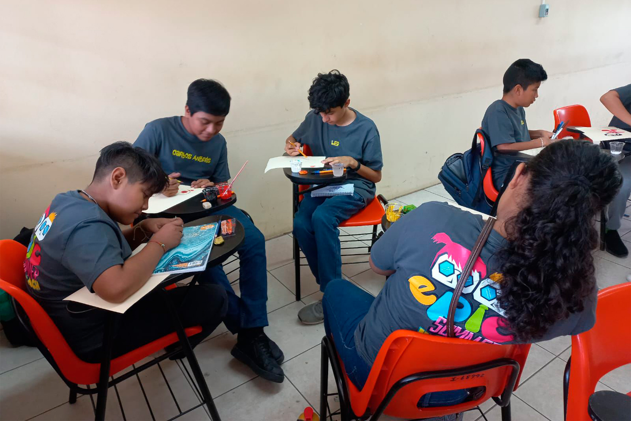 28 niños participantes recorrieron instalaciones universitarias y realizaron dinámicas que los acercaron a la oferta educativa de la UNICACH.