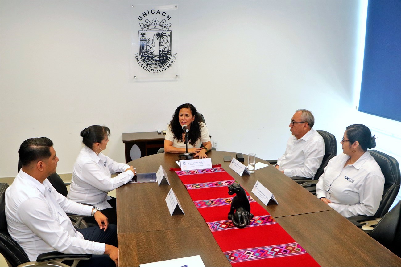 La rectora Fanny López Jiménez destacó la importancia de establecer esta alianza con una institución educativa particular.