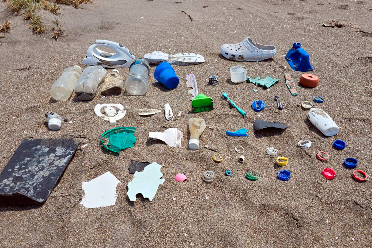 Microplásticos en el mar y en nuestros cuerpos: fenómeno casi invisible