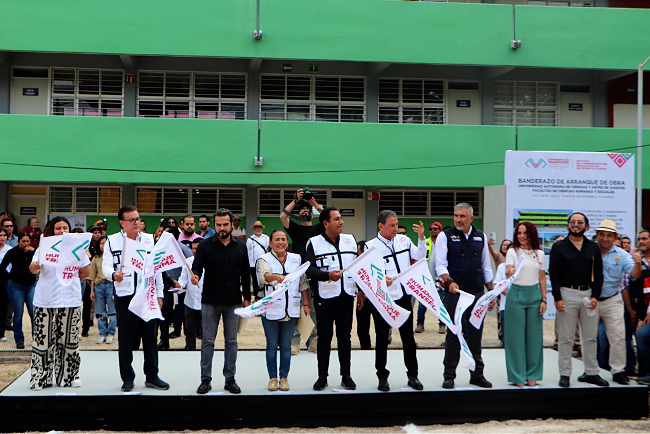 Dieron el banderazo de inicio a la construcción de un edificio académico de tres niveles para la Facultad de Ciencias Humanas y Sociales.