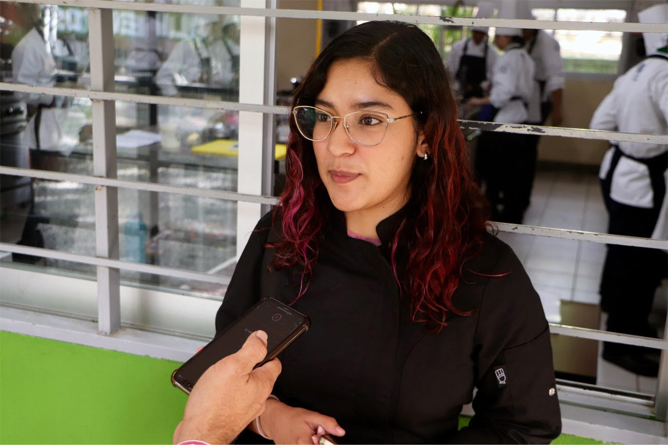  Valeria Mangas Cardoza, estudiante de la Licenciatura en Gastronomía de la Universidad Autónoma de Ciencias y Artes de Chiapas (UNICACH)