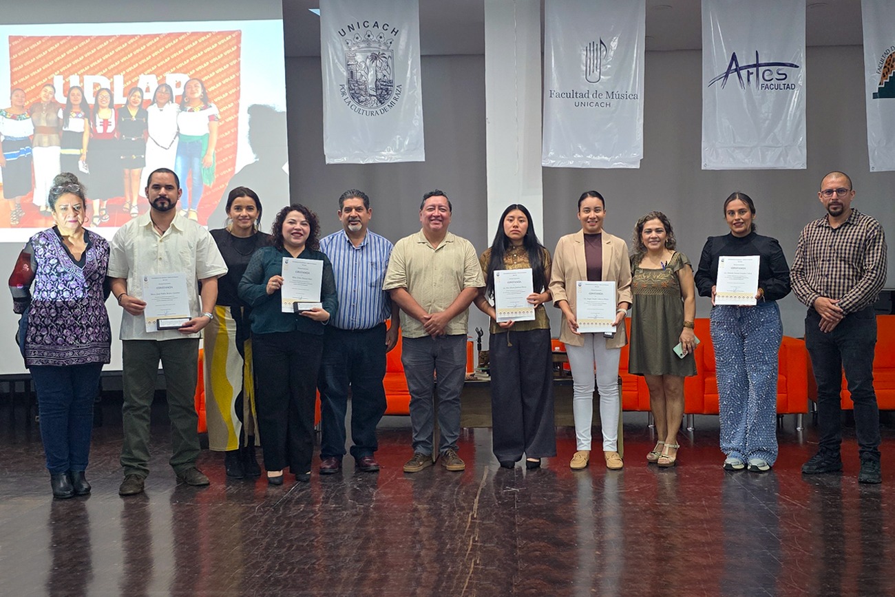 Egresados de UNICACH comparten experiencias laborales desde mirada intercultural