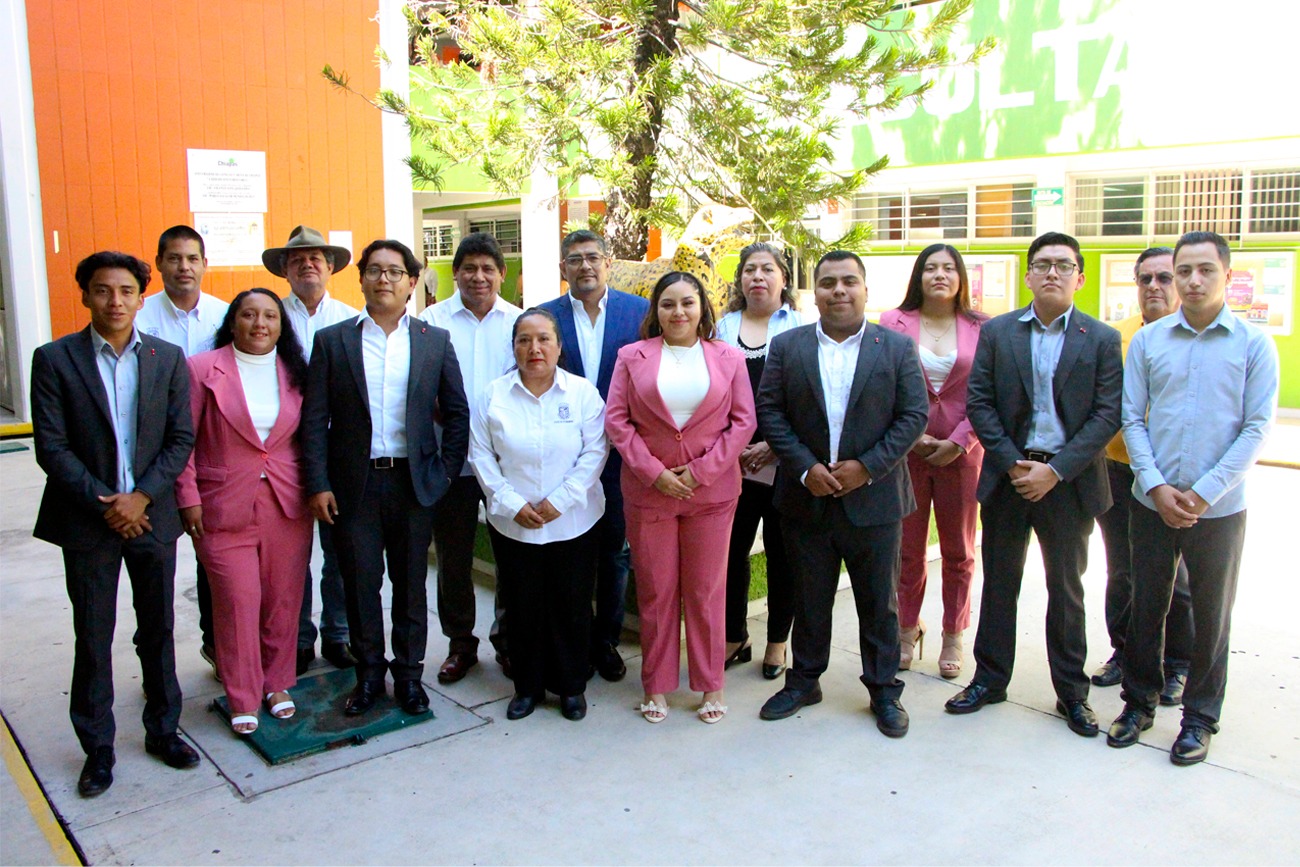 Formación de calidad y compromiso social distinguen a egresados de la UNICACH
