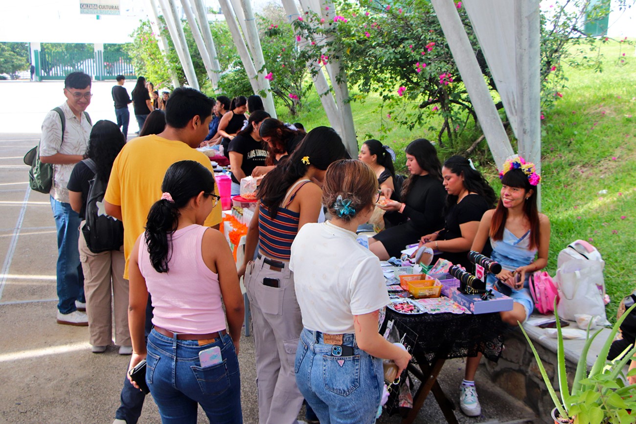Impulsa UNICACH economía solidaria universitaria mediante Mercadito Agroecológico