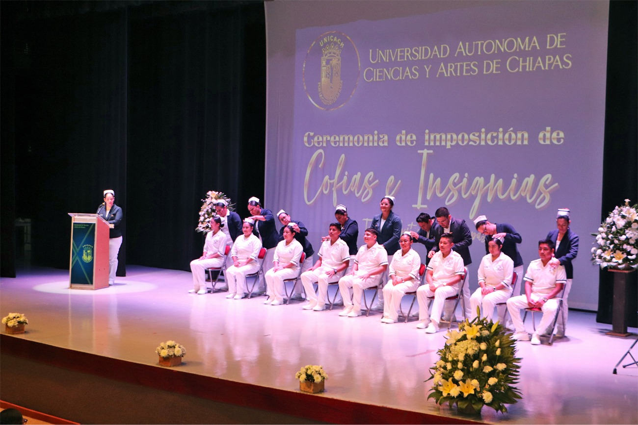 Alumnado de cuarto semestre de Licenciatura en Enfermería,