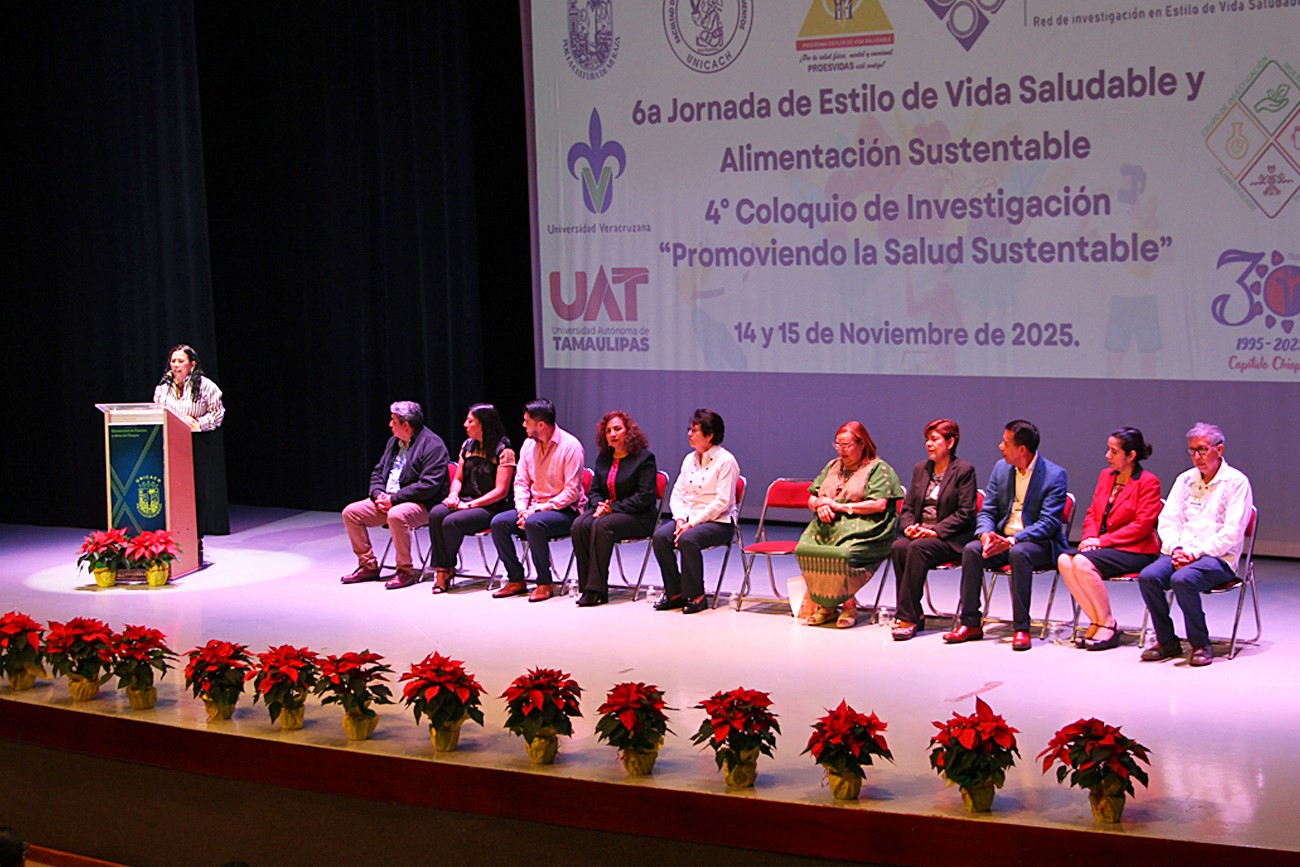 La rectora de la UNICACH, Fanny López Jiménez, destacó la intensa actividad académica de la Facultad de Ciencias de la Nutrición y Alimentos.