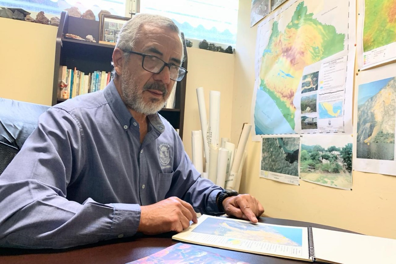 Analiza UNICACH derrumbes en carreteras