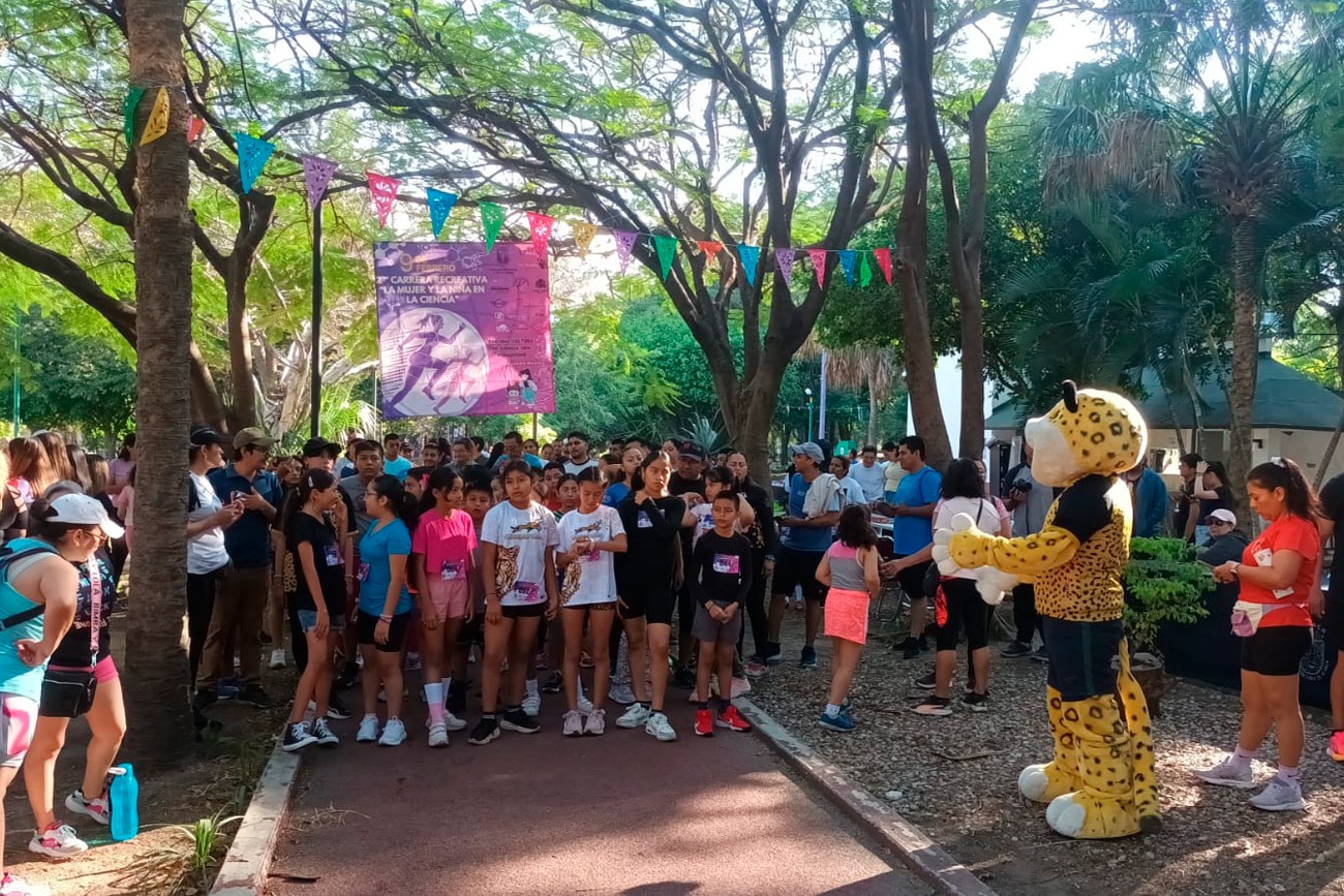 UNICACH y UP acercan la ciencia a las niñas