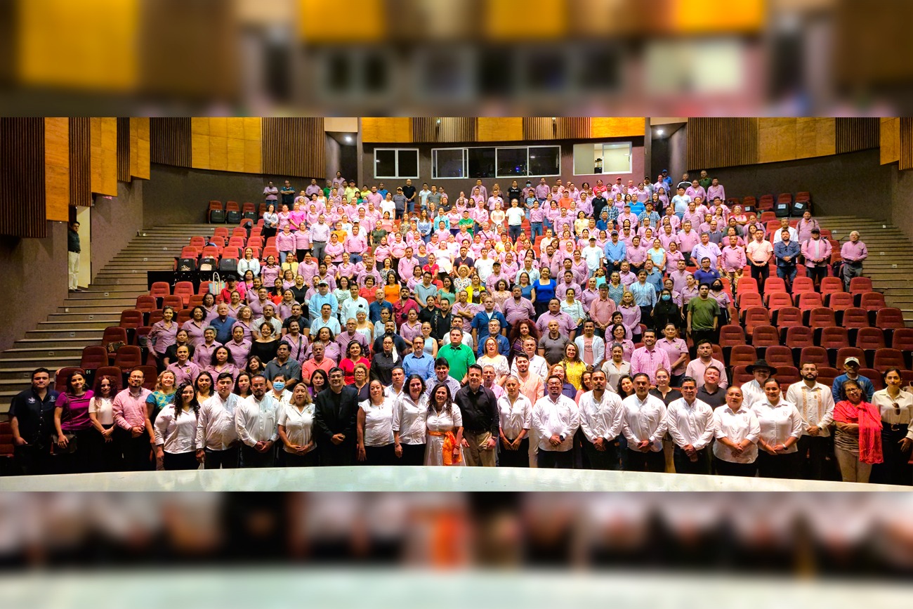 este acto de renovación en la vida universitaria se sustenta en el restablecimiento de condiciones de confianza, estabilidad y armonía que favorecen el desarrollo institucional.