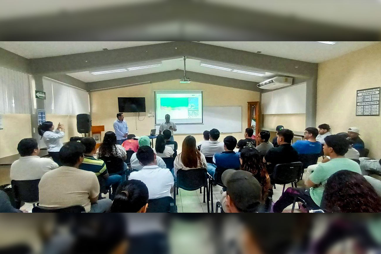 Fortalece UNICACH formación en sistemas fotovoltaicos con taller especializado