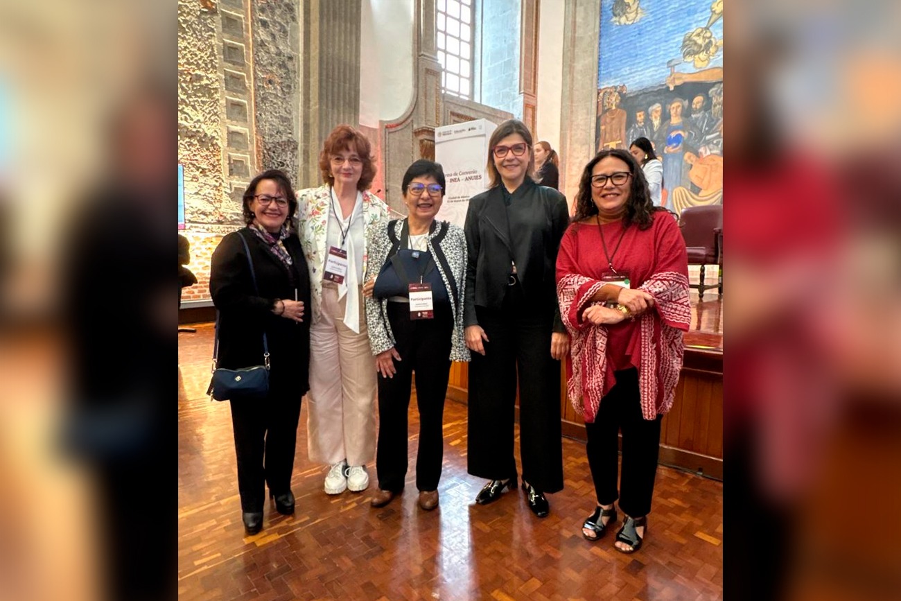 La rectora destacó que la Autónoma UNICACH es una institución con un firme compromiso social, el cual se ha reflejado en la participación activa de su comunidad universitaria en el programa estatal de alfabetización “Chiapas Puede”.