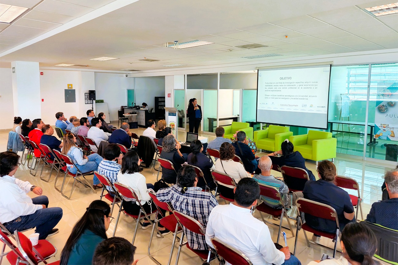 Destacó que este primer encuentro “se traduce en un parteaguas y marca el inicio de una nueva etapa para la universidad, orientada a fortalecer la investigación avanzada y proyectar su impacto en la sociedad”.