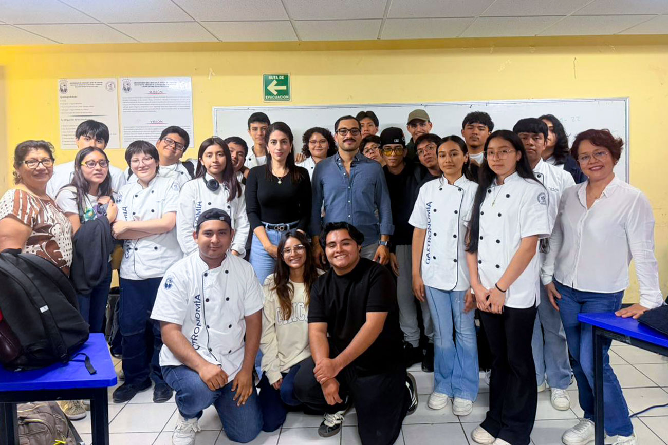 Comparten caso de éxito con estudiantes de Gastronomía de la UNICACH