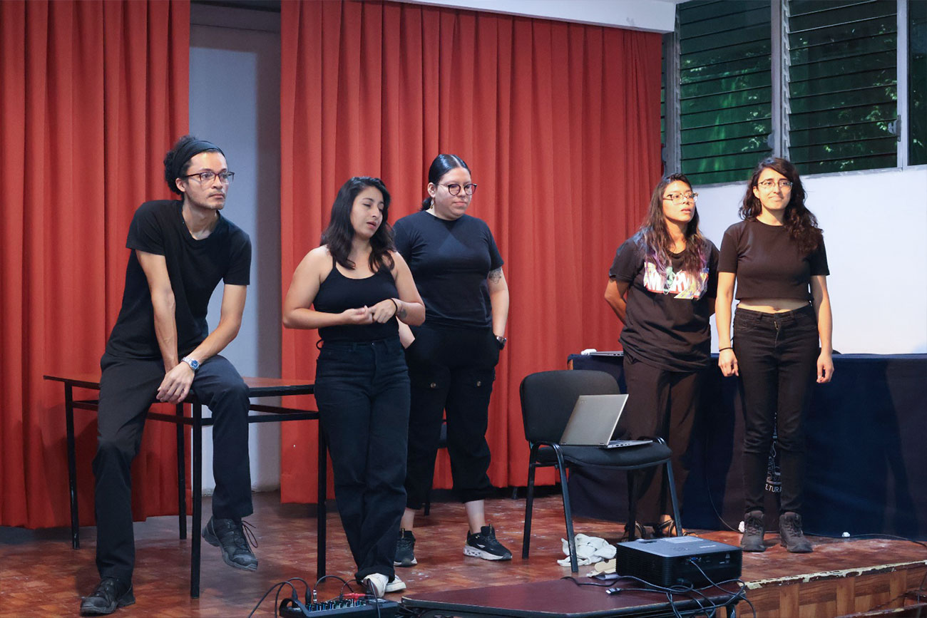 Escenas fronterizas: conferencia de Rocío Galicia en la UNICACH