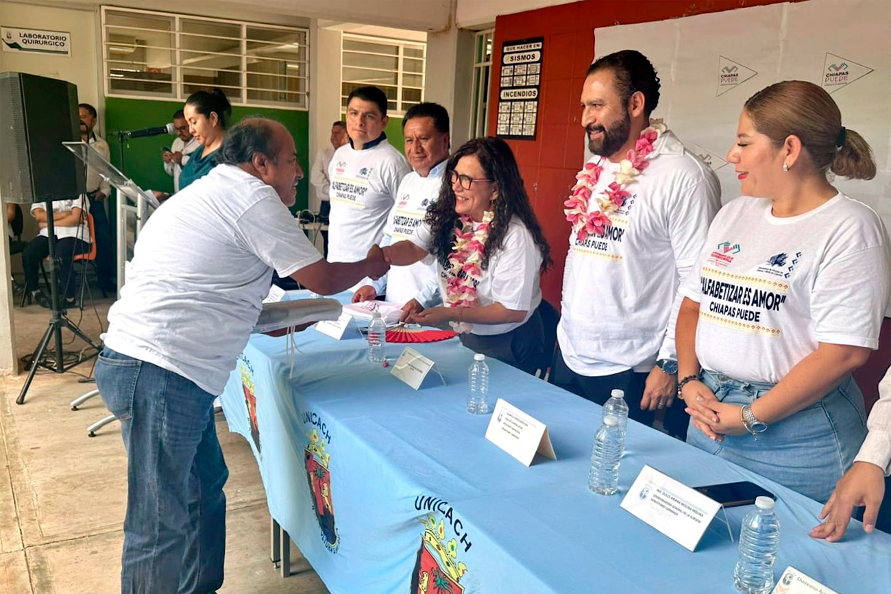 Acompañada del presidente municipal de Venustiano Carranza, Augusto Borraz Ayar, la rectora señaló que este año la UNICACH incrementó su participación en este importante programa