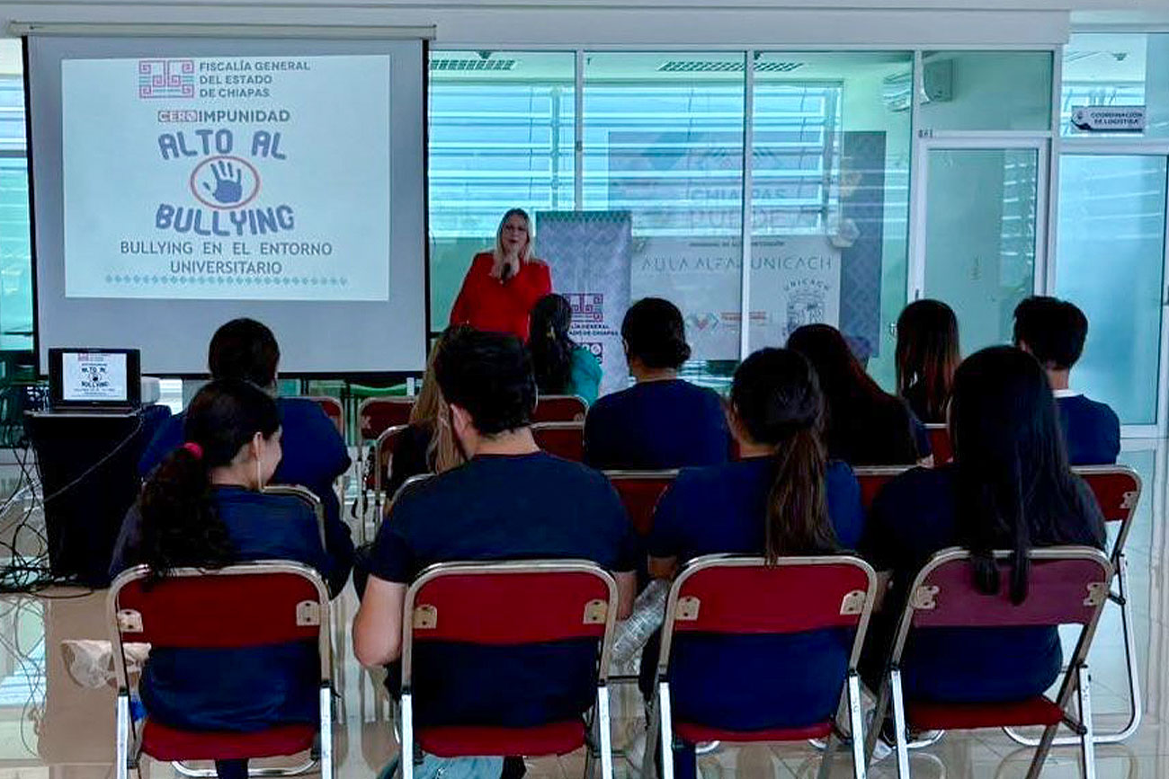FGE y UNICACH informan a estudiantes sobre prevención del acoso escolar