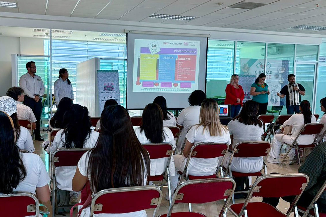 FGE y UNICACH informan a estudiantes sobre prevención del acoso escolar