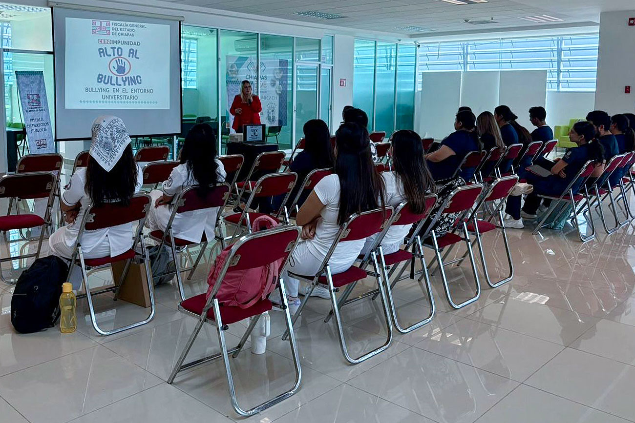 FGE y UNICACH informan a estudiantes sobre prevención del acoso escolar