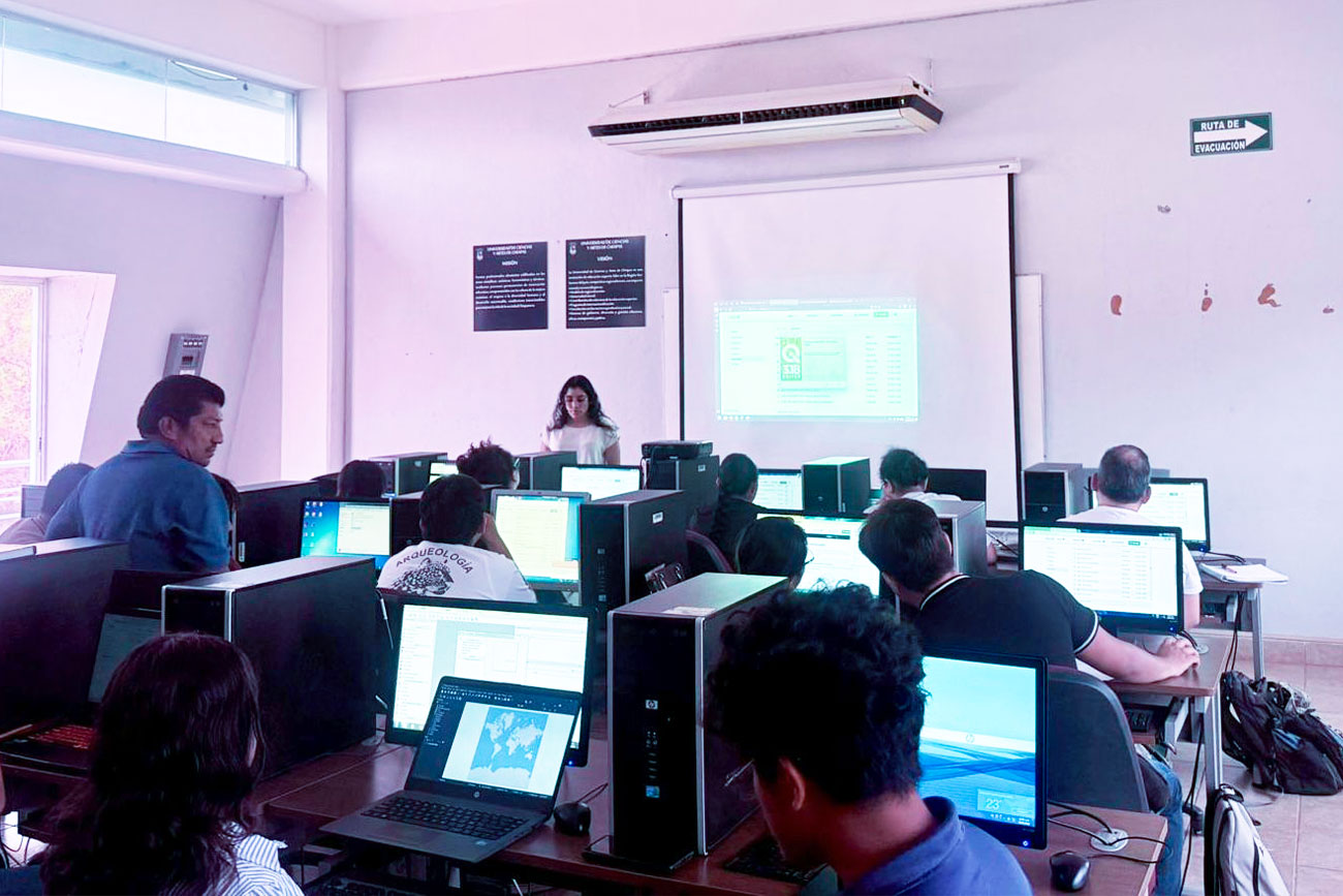 Fortalece UNICACH formación arqueológica con taller sobre herramientas digitales