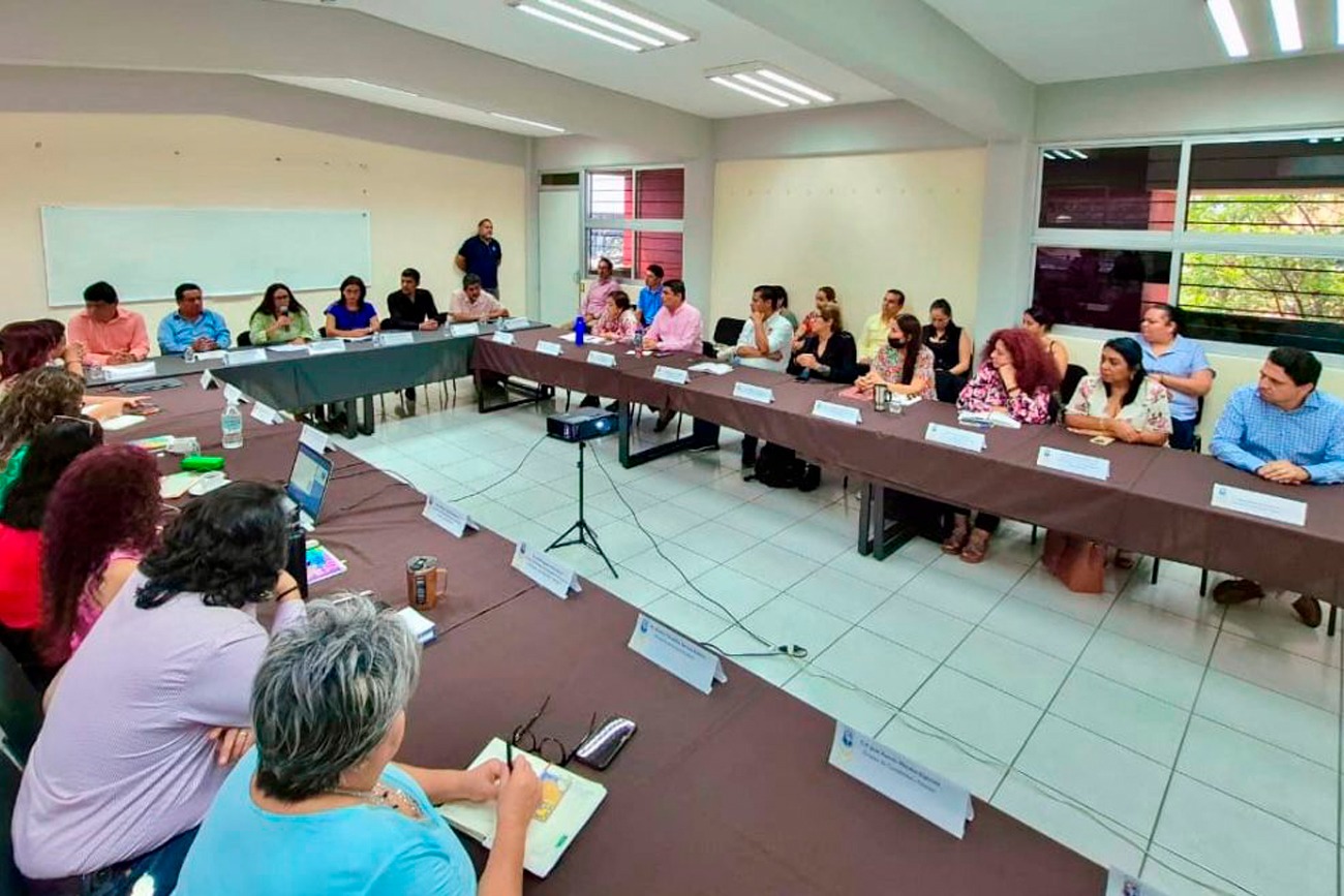 Al encabezar esta reunión, agradeció la participación de las y los directores de unidades académicas y áreas centrales.