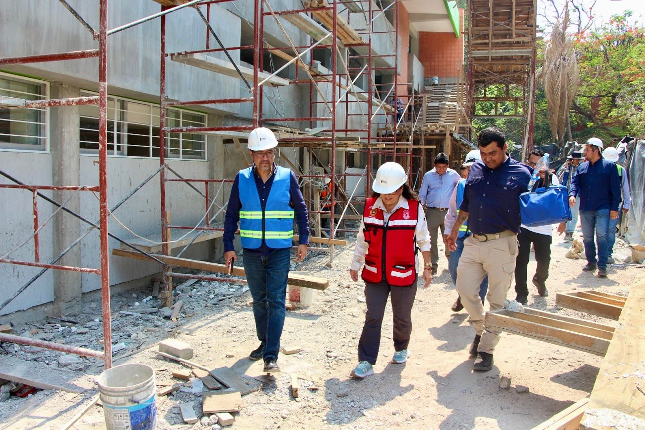 Durante la visita, constató que la obra presenta un avance superior al 80 por ciento, por lo que en breve será puesta al servicio de estudiantes, docentes y administrativos