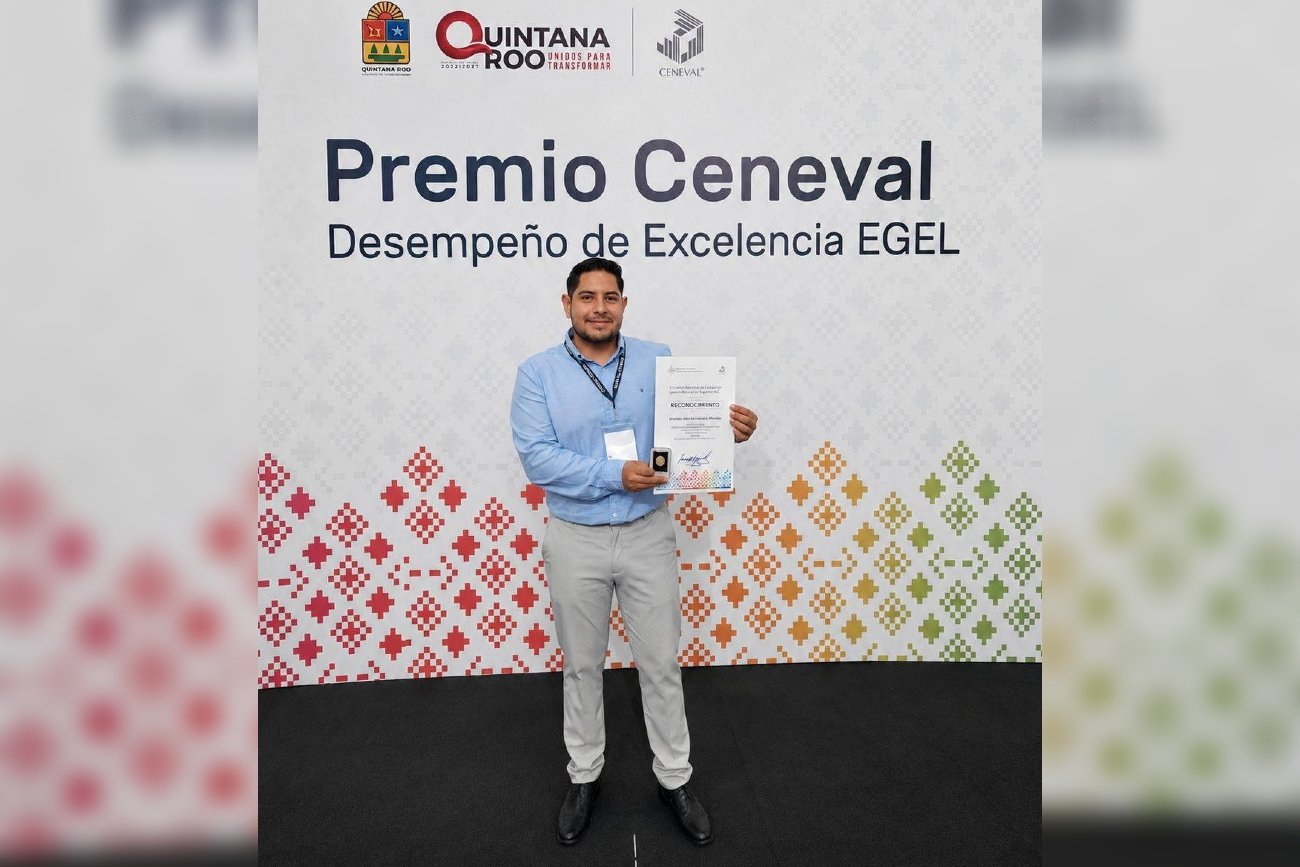 40 graduados de cinco licenciaturas obtuvieron resultados sobresalientes en el Examen General para el Egreso de la Licenciatura