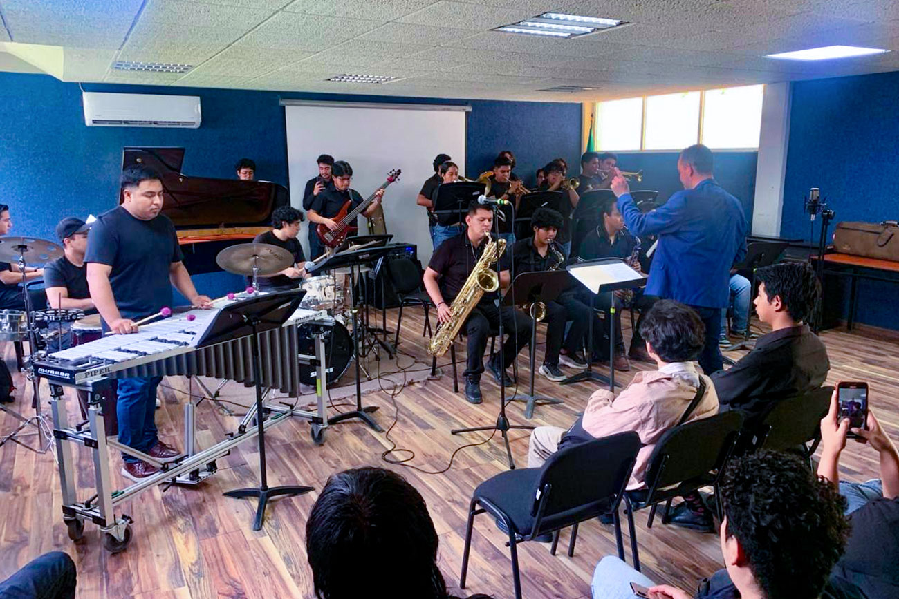 Big Band UNICACH demuestra talento y trabajo colectivo en examen abierto al público
