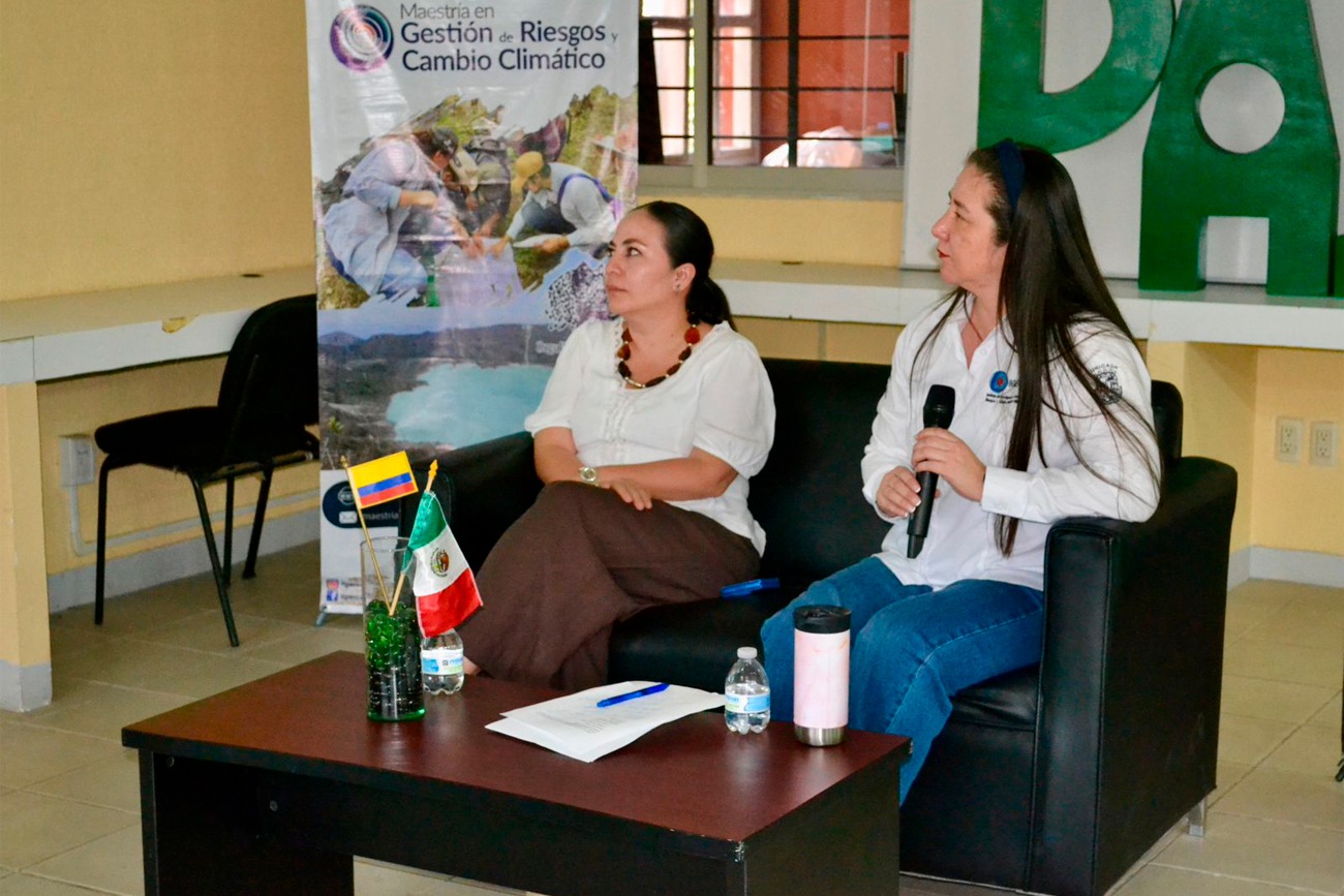 En la UNICACH analizan perspectivas políticas y sociales de Colombia rumbo a las elecciones presidenciales de 2026