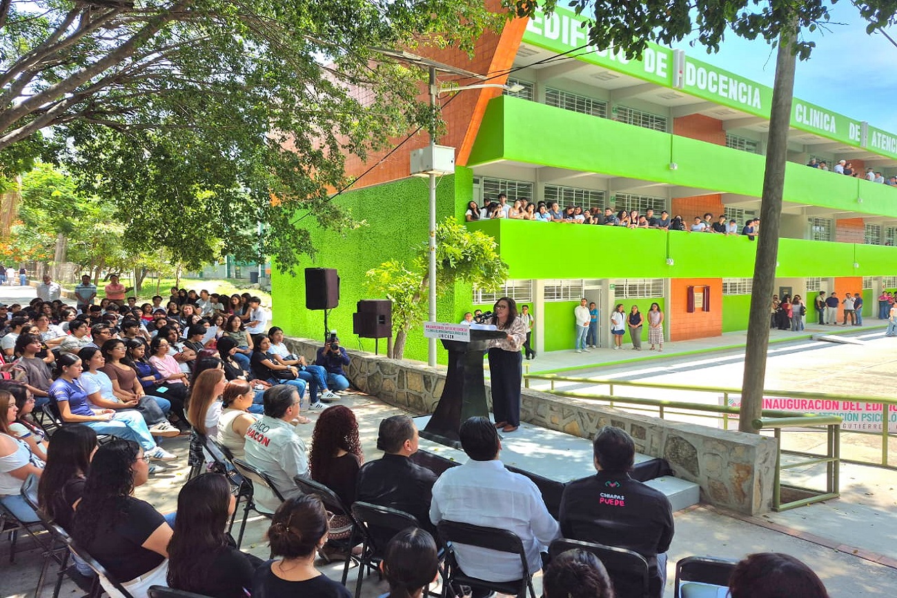 Tras 15 años sin crecimiento en infraestructura, el gobernador Eduardo Ramírez Aguilar inauguró un nuevo edificio de la Facultad de Ciencias Humanas y Sociales