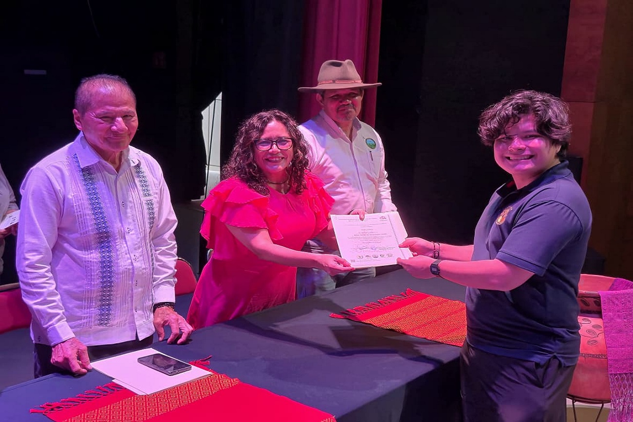 Reconoce rectora de UNICACH Fanny López Jiménez formación humanista en Ingeniería  