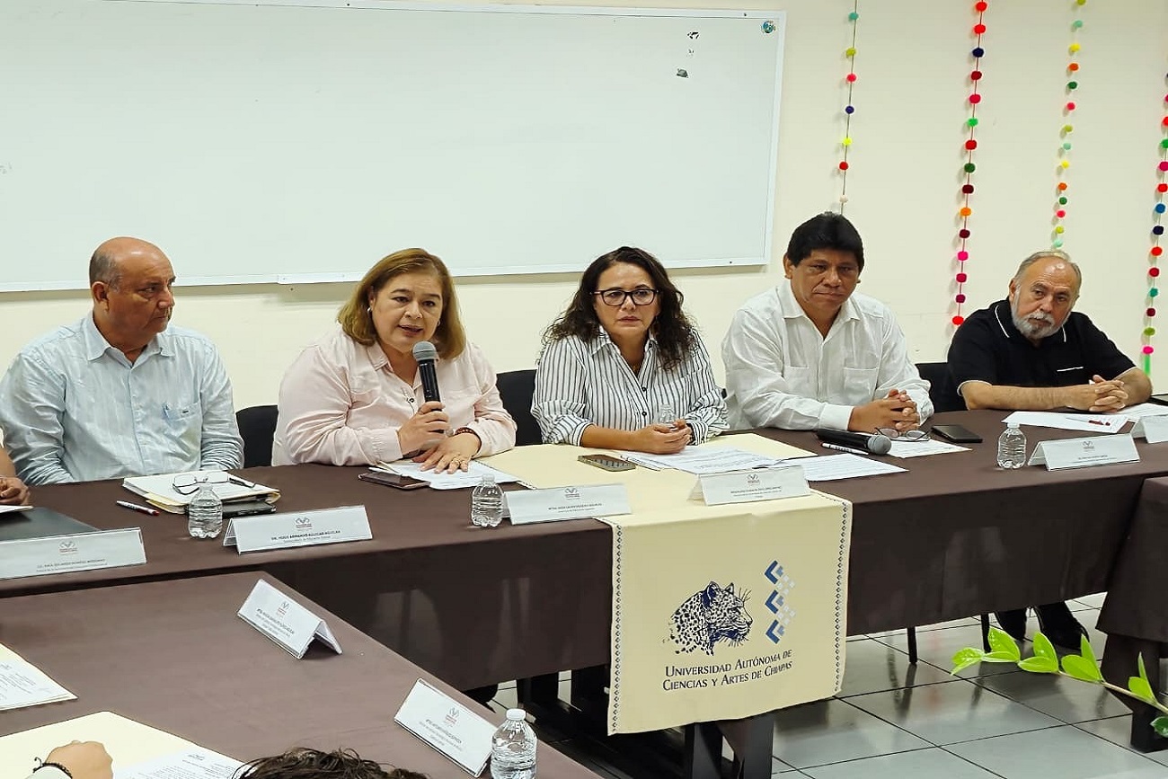    Rectora Fanny López Jiménez dijo que ampliación de la oferta educativa debe sustentarse en diagnósticos