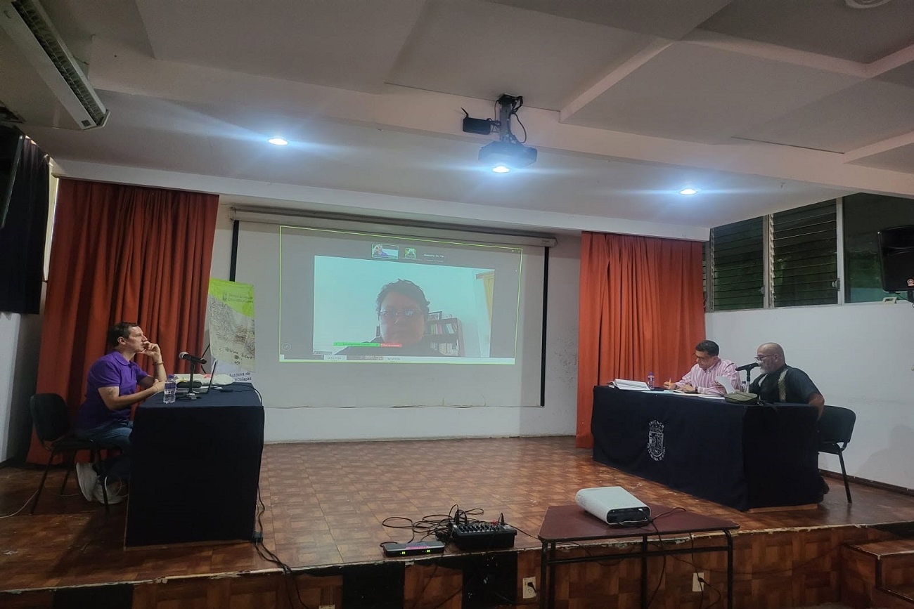  la coordinadora de la Maestría en Historia, Cruz Yolanda Martínez Martínez, explicó que la maestría se imparte en modalidad presencial, tiene una duración de cuatro semestres y cuenta con tres Líneas de Generación y Aplicación del Conocimiento 
