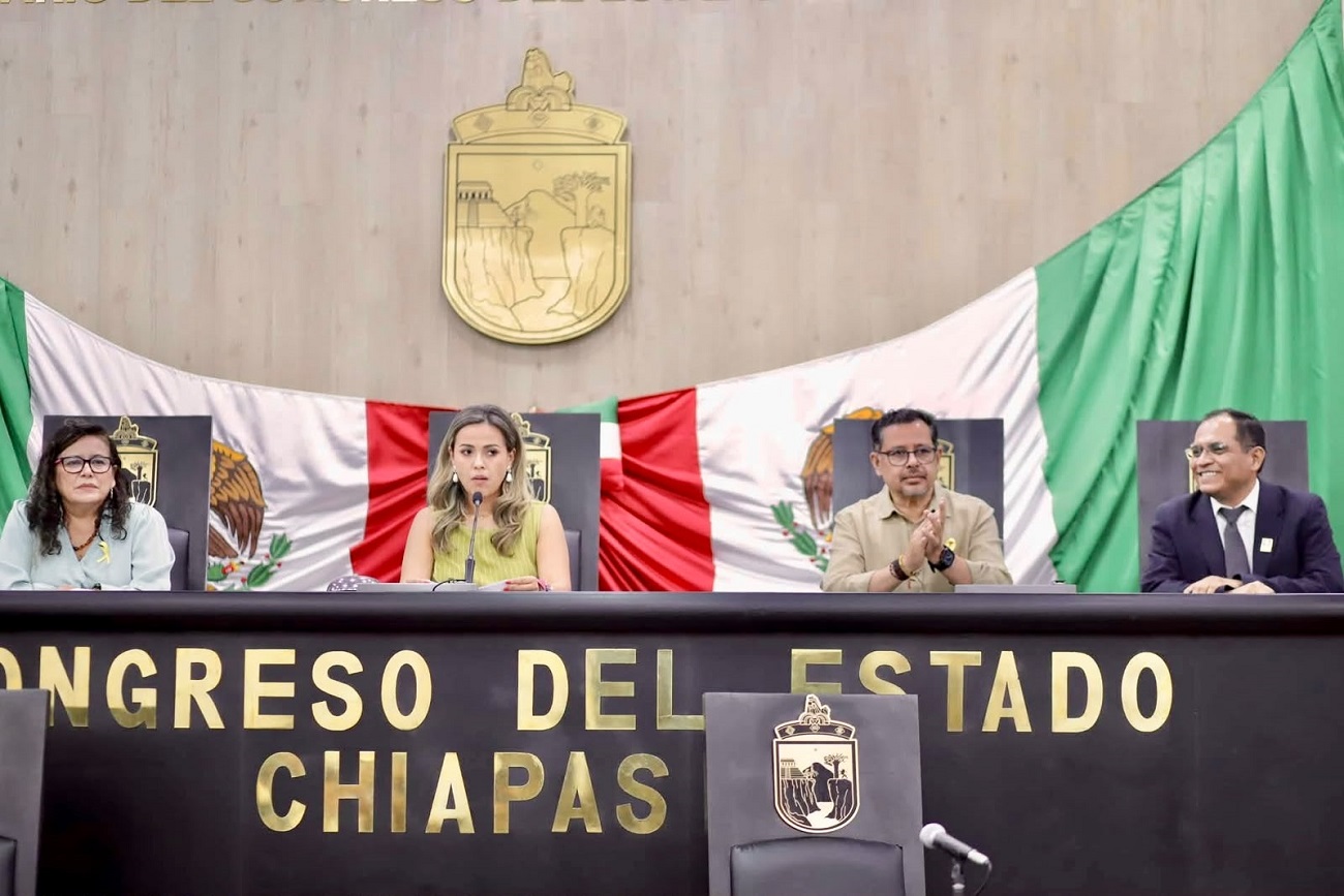 Refuerza UNICACH formación académica con el Primer Parlamento Universitario