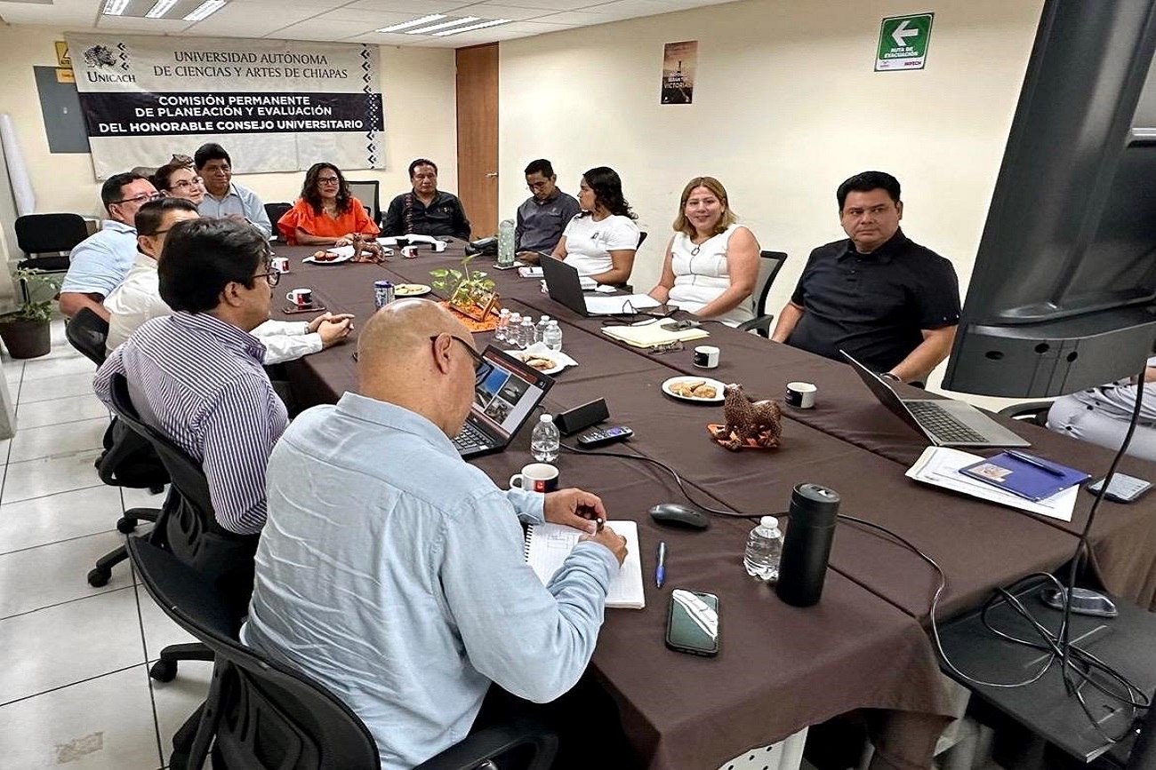 Presenta rectora de UNICACH proyecto que responde a desafíos en salud y consolida expansión