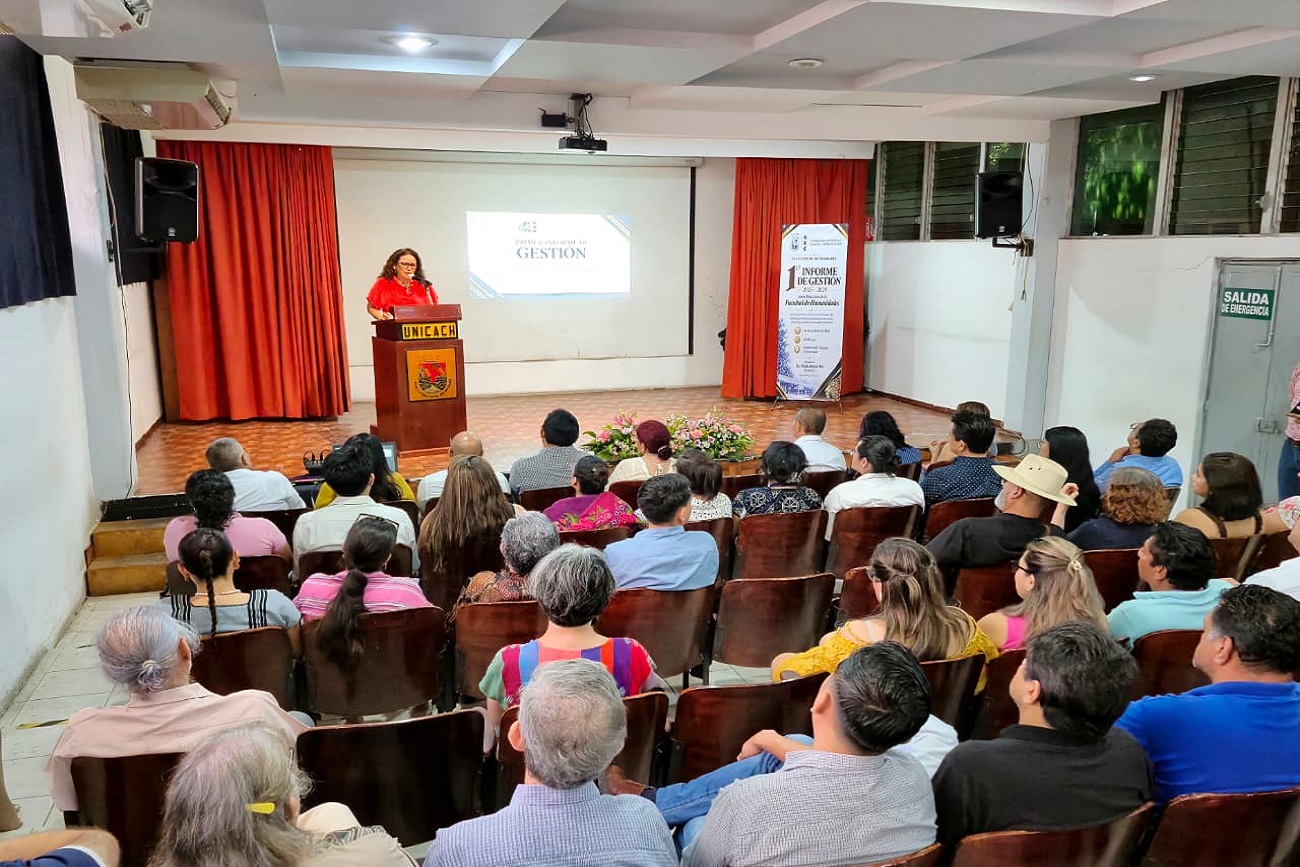 Rectora Fanny López Jiménez destaca transparencia en informe presentado por la directora Marla Alcázar Díaz