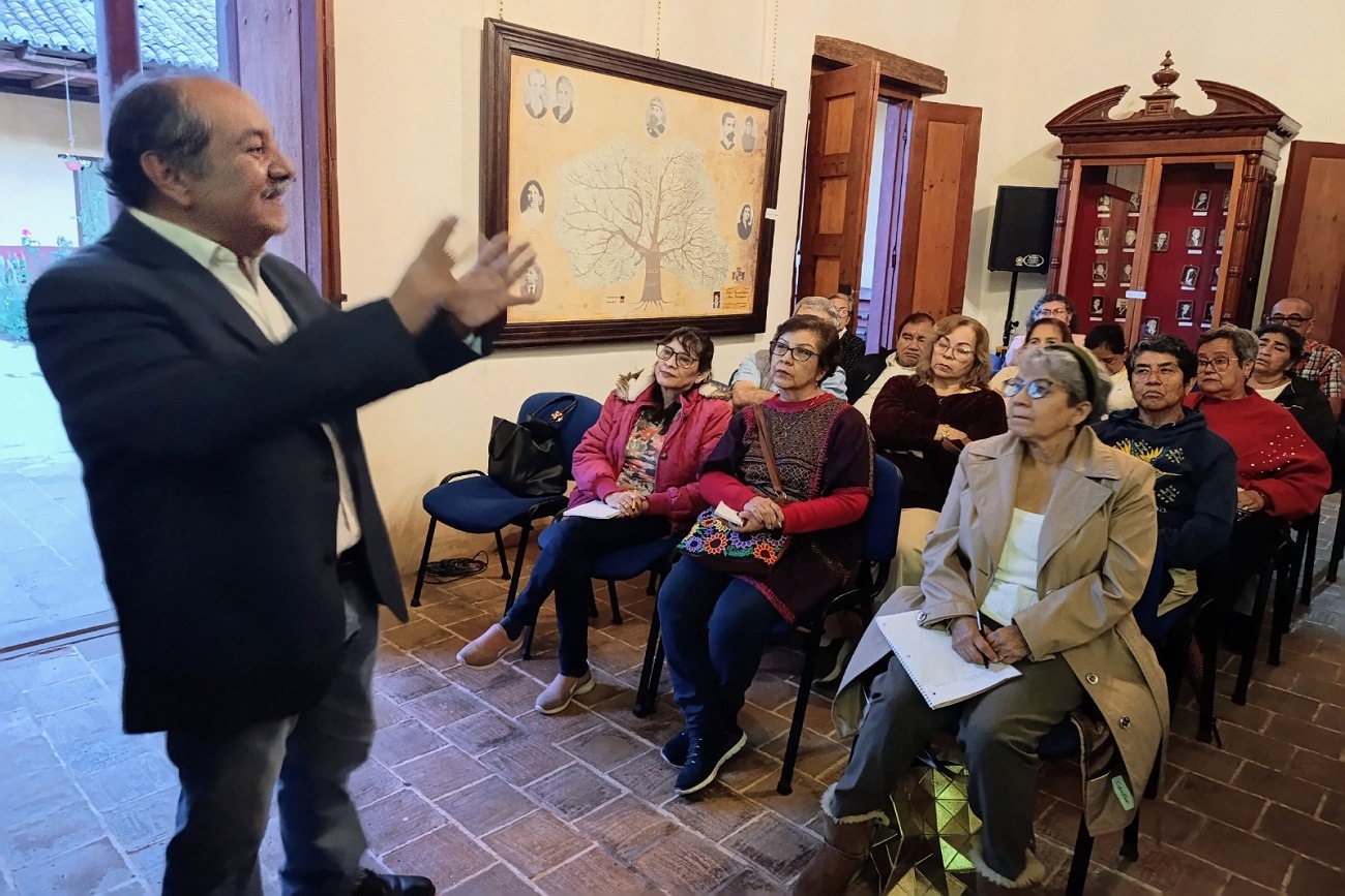 Dialogan en UNICACH Mayor Comitán sobre la importancia histórica y actual de la agricultura