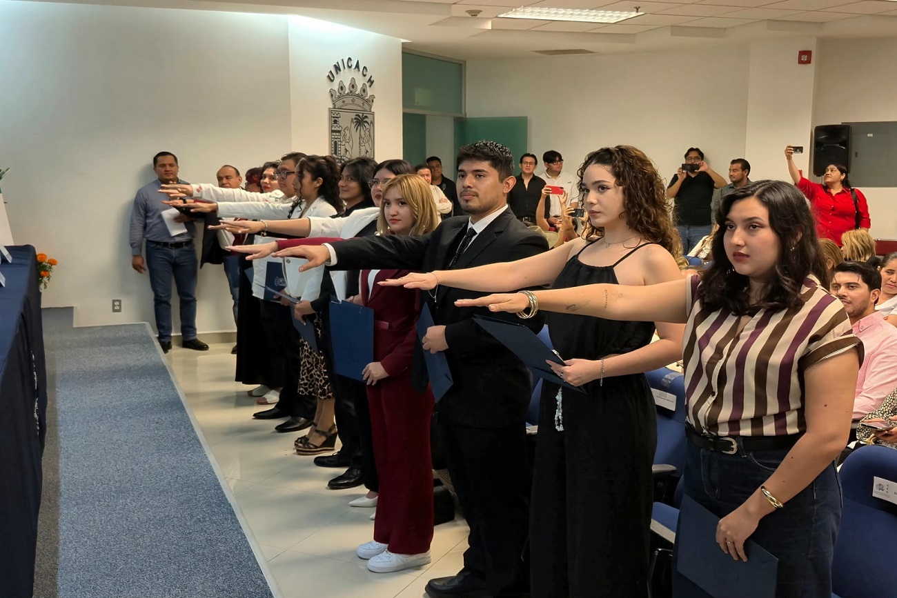 UNICACH convierte experiencia de Chiapas Puede en vía de titulación para 11 egresados de Psicología 